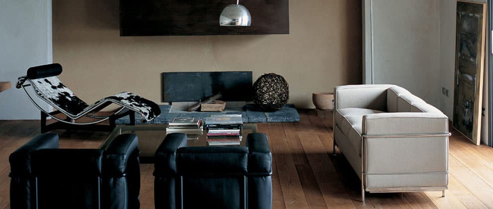 Wohnbereich mit Sofa und Sessel
